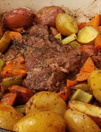 beef pot roast with vegetables and potatoes